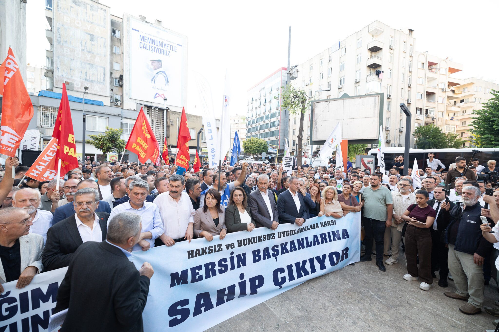 Chp Mersi̇n İl Başkanliği ‘Mersi̇n Başkanlarina Sahi̇p Çikiyor’ Buluşmasi Düzenledi̇ (4)