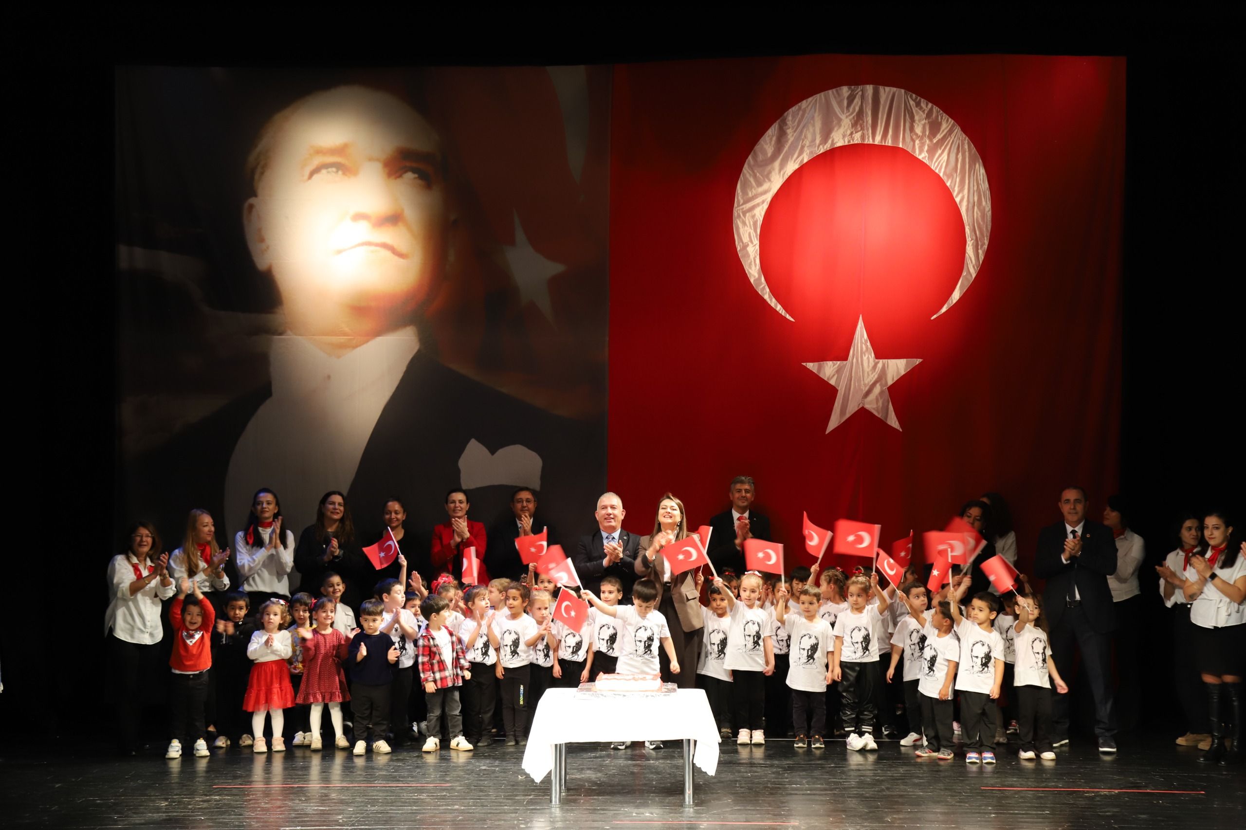 Es Çocuk Evi̇’nde Cumhuri̇yet Coşkusu (1)
