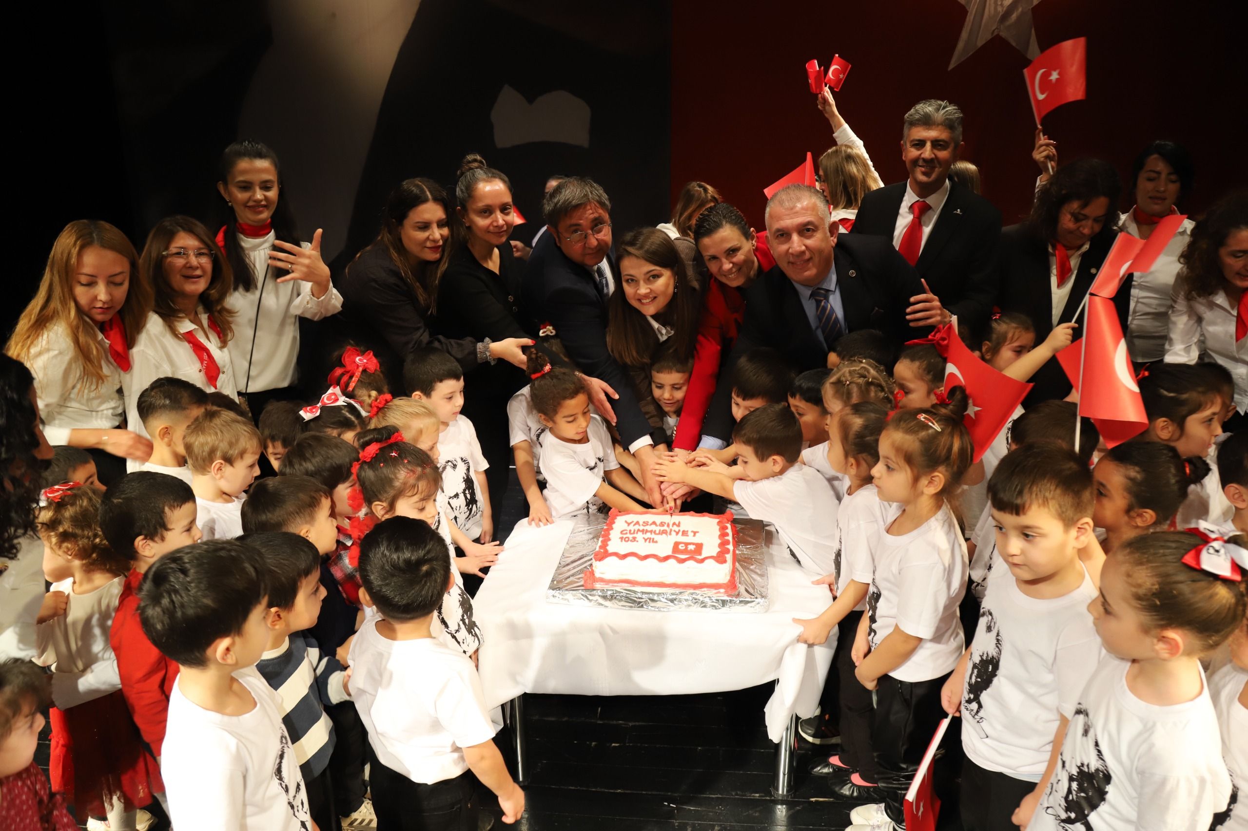 Es Çocuk Evi̇’nde Cumhuri̇yet Coşkusu (2)
