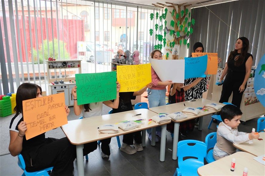 Kız Çocukları Özgürce Ve Güvenle Büyüsün (15)