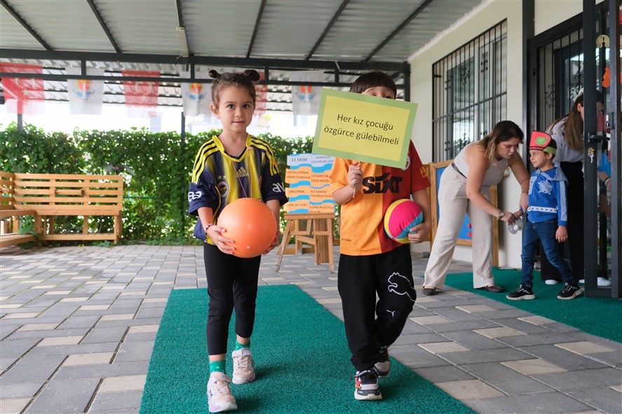 Kız Çocukları Özgürce Ve Güvenle Büyüsün (18)