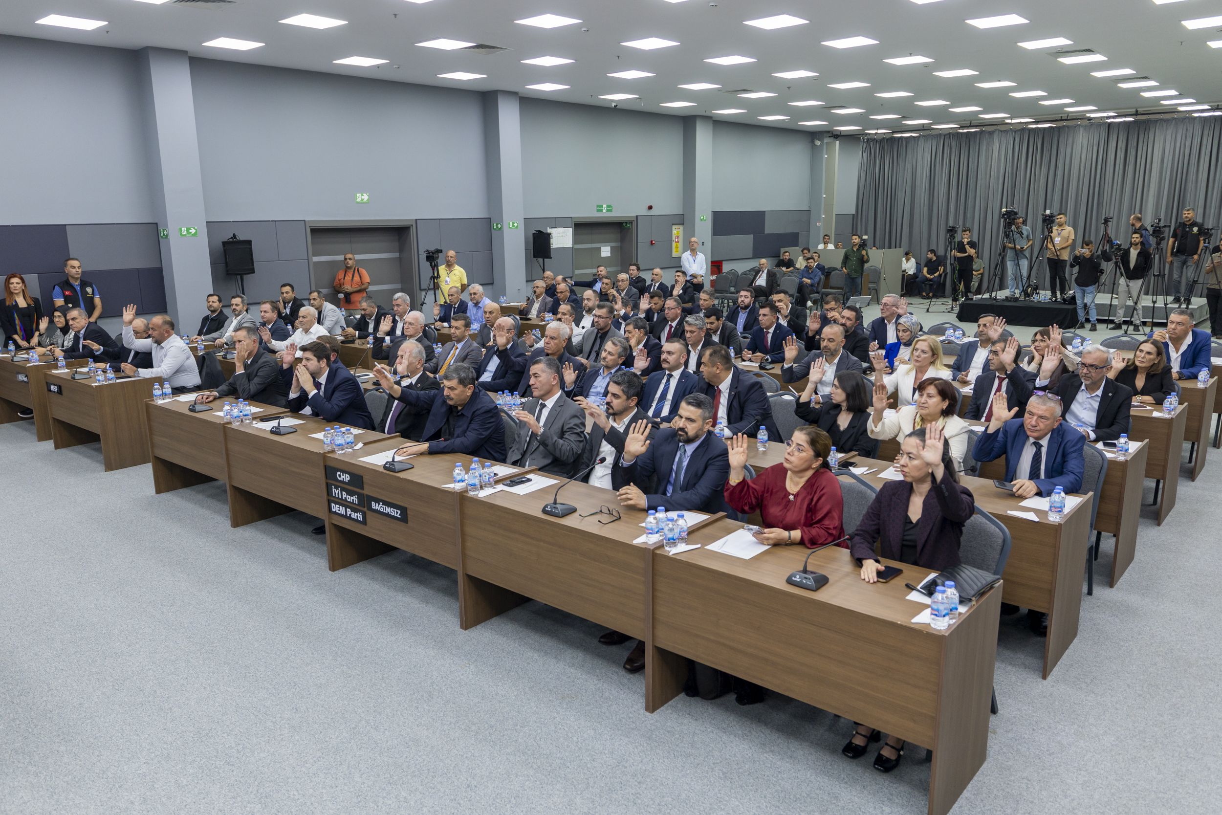 Mersi̇n Büyükşehi̇r Beledi̇yesi̇ Başkan Veki̇li̇ Chp’ni̇n Adayi Gülşah Yildirim Genç Oldu (3)